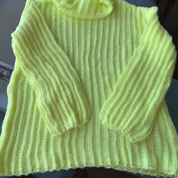 Chunky Knit Lime Green Knit Sweater - Picture 3 of 3